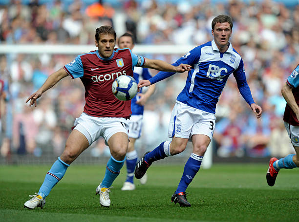 帮助年轻球 帮助年轻球