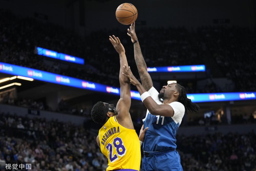 吸引着球迷 吸引着球迷