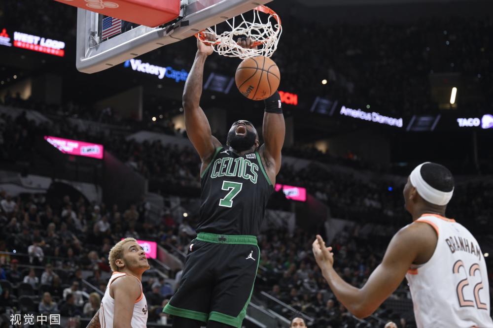 他不仅凭借 他不仅凭借